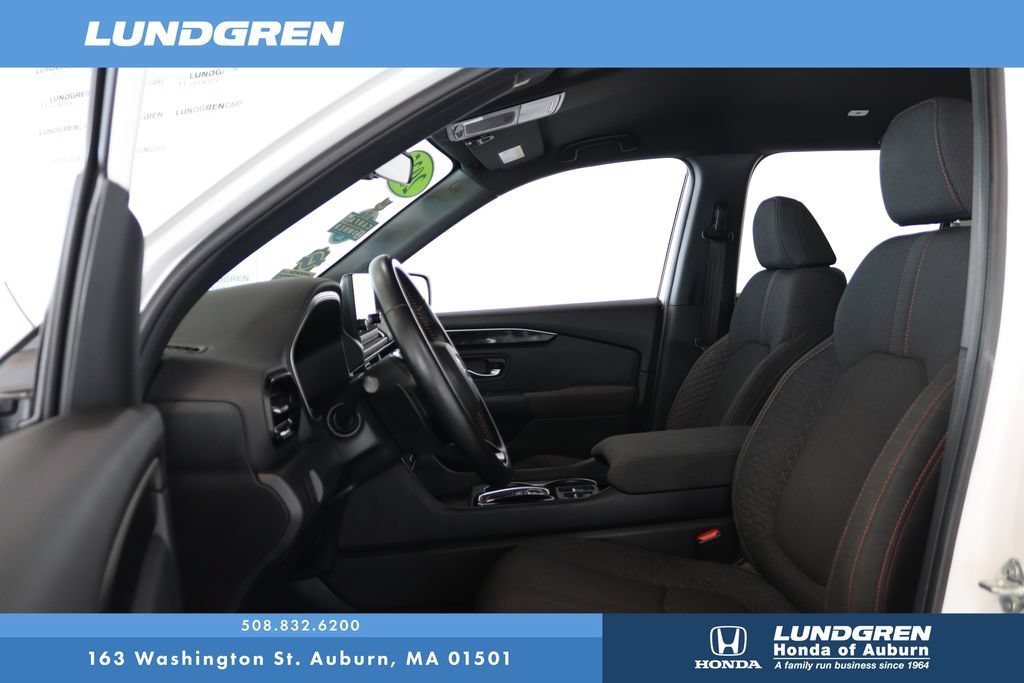 Used 2025 Honda Pilot Sport image 10