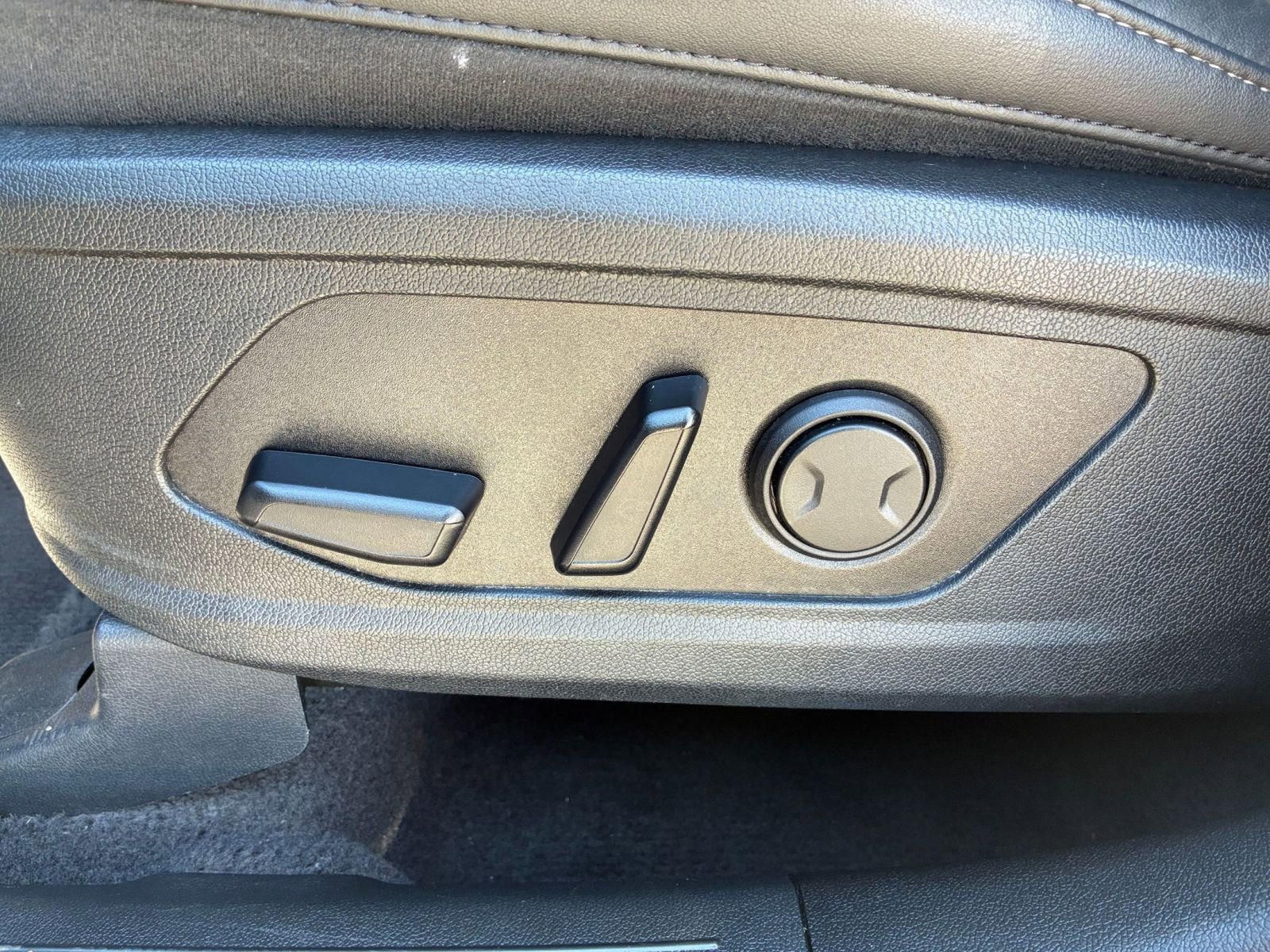 Used 2024 Kia Sorento S FWD image 23