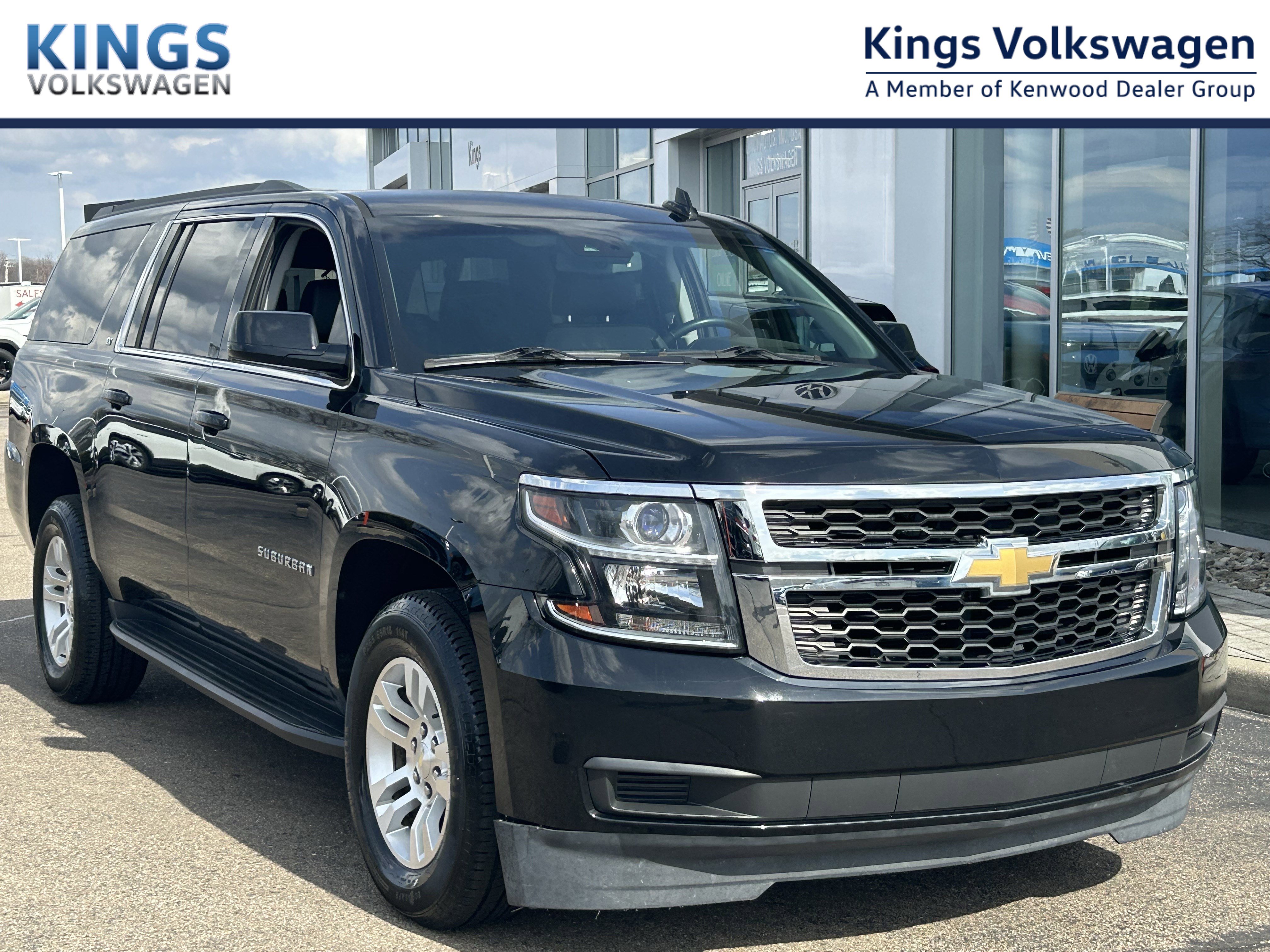 Used 2017 Chevrolet Suburban LT image 1