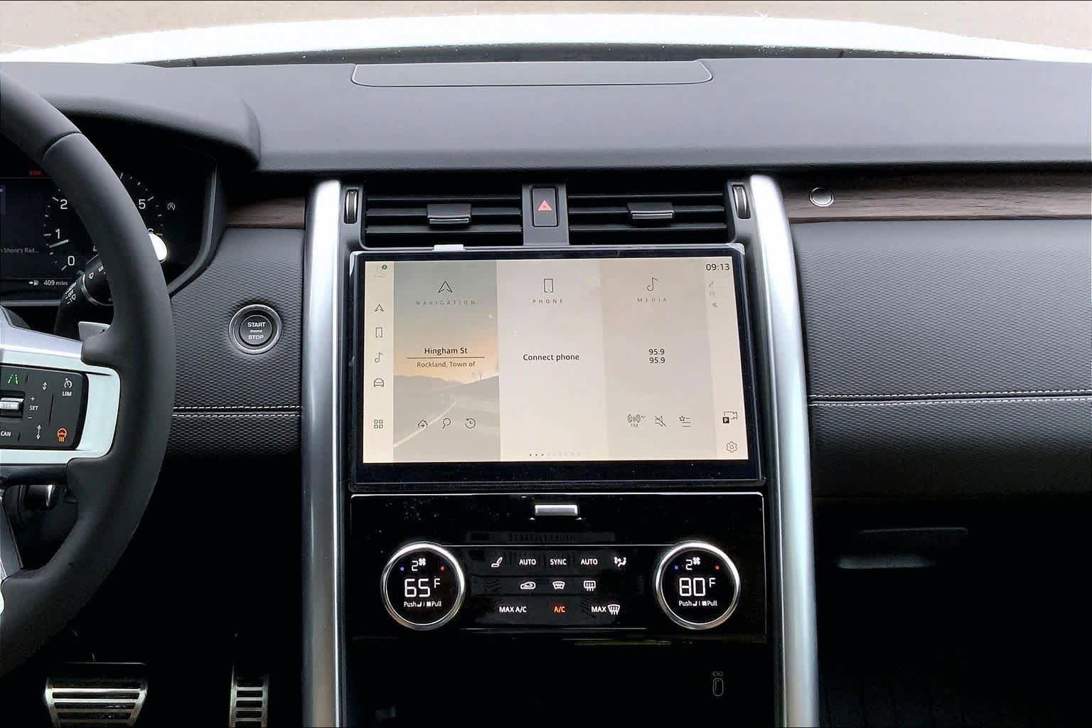 New 2026 Land Rover Discovery Dynamic SE image 7