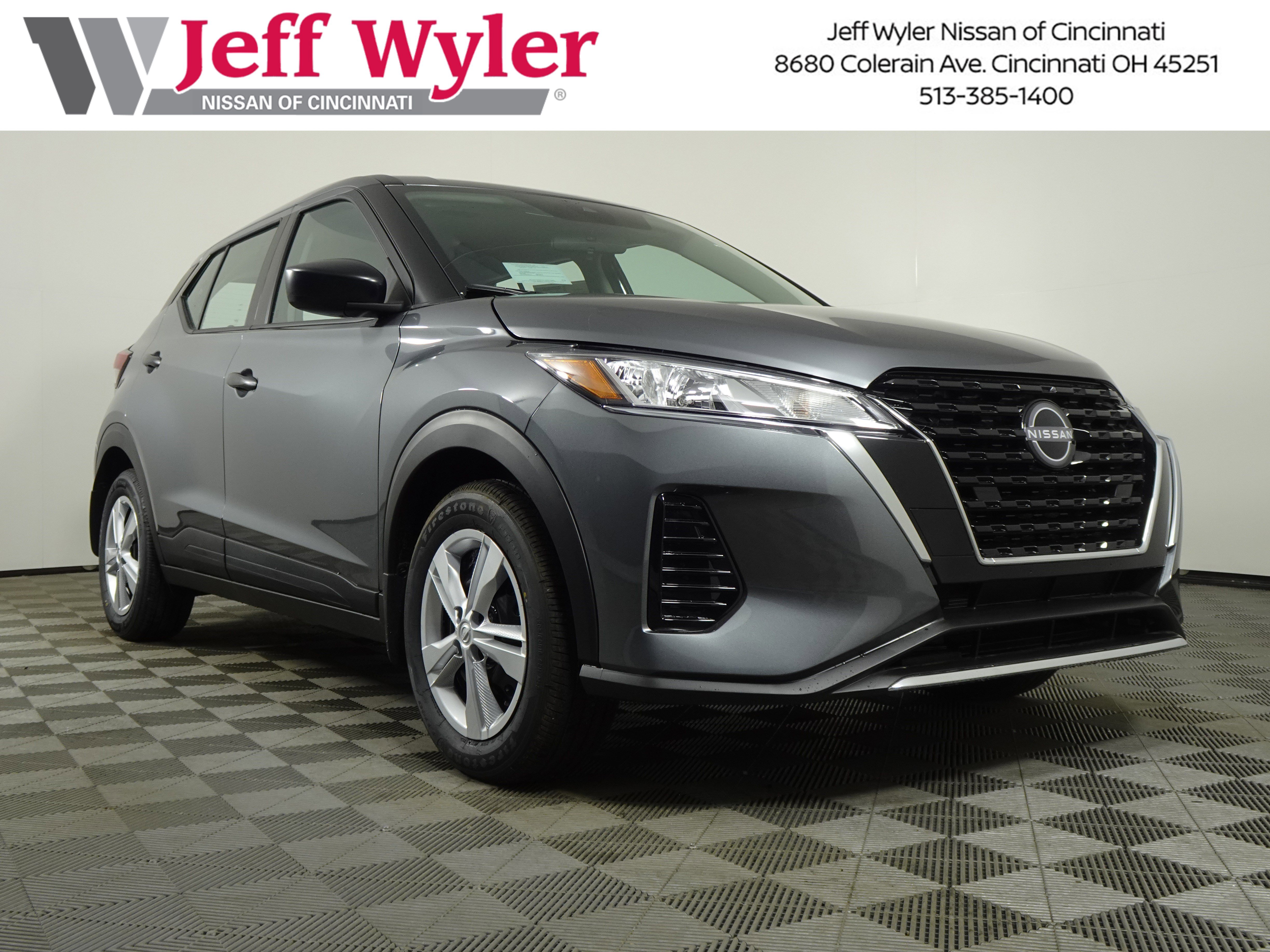 New 2025 Nissan Kicks Play S