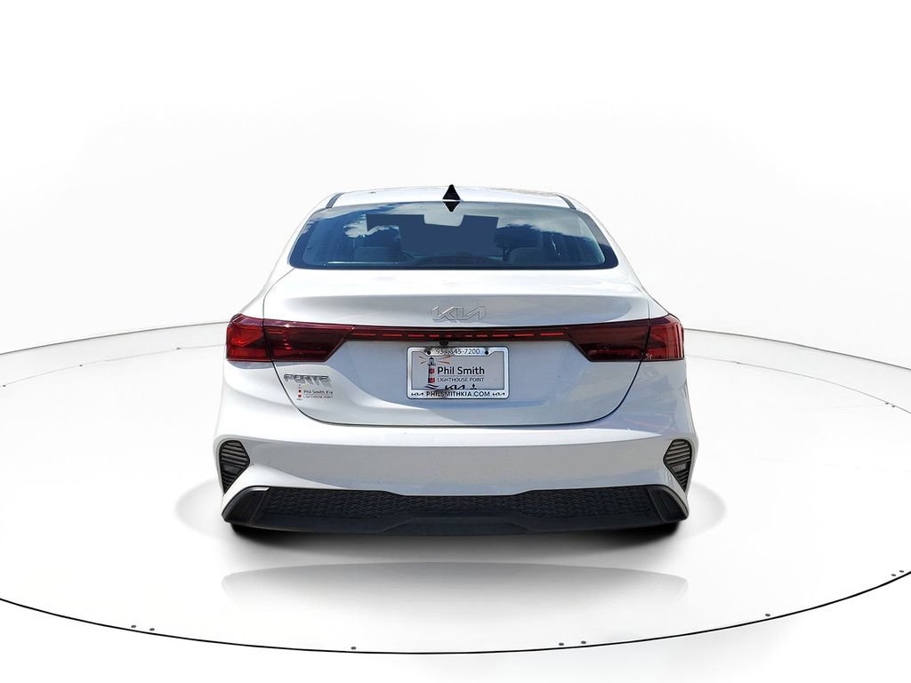 Certified 2022 Kia Forte LXS w/ LXS Technology Package FWD image 5