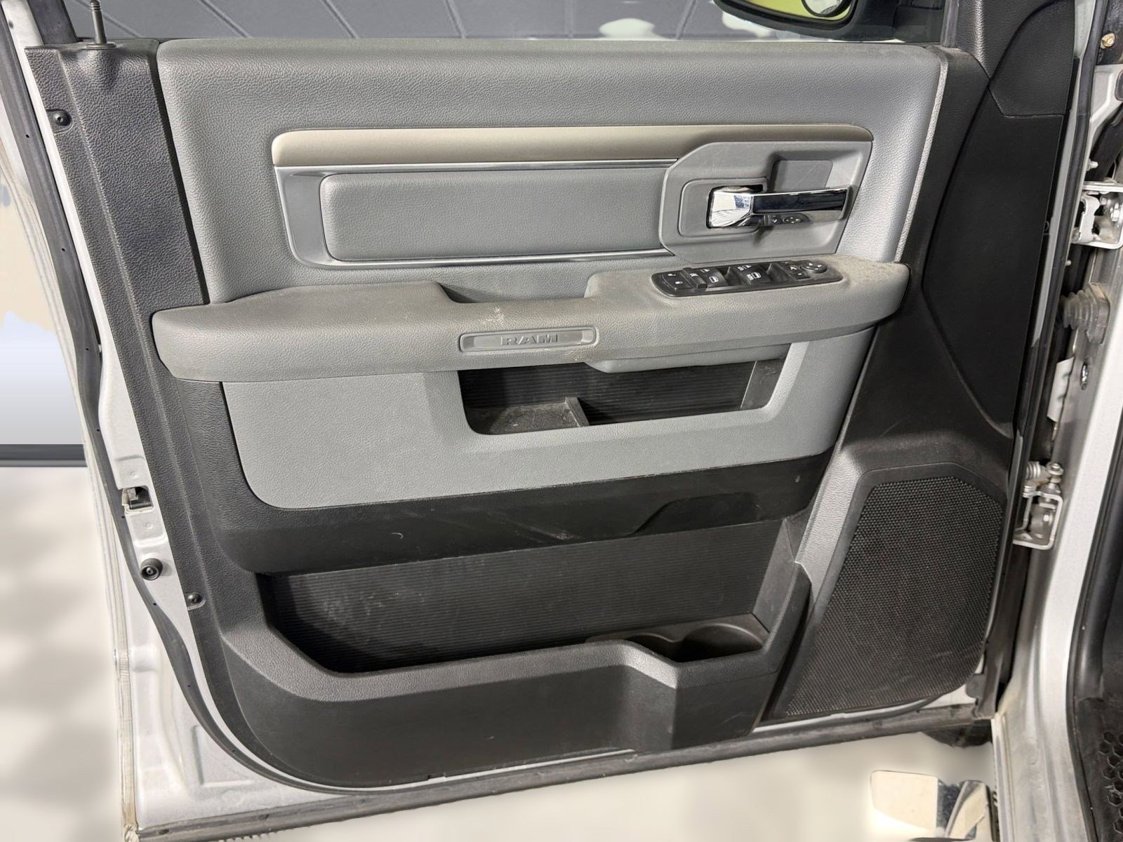 Used 2019 RAM 1500 Classic SLT w/ Luxury Group AWD/4WD image 20