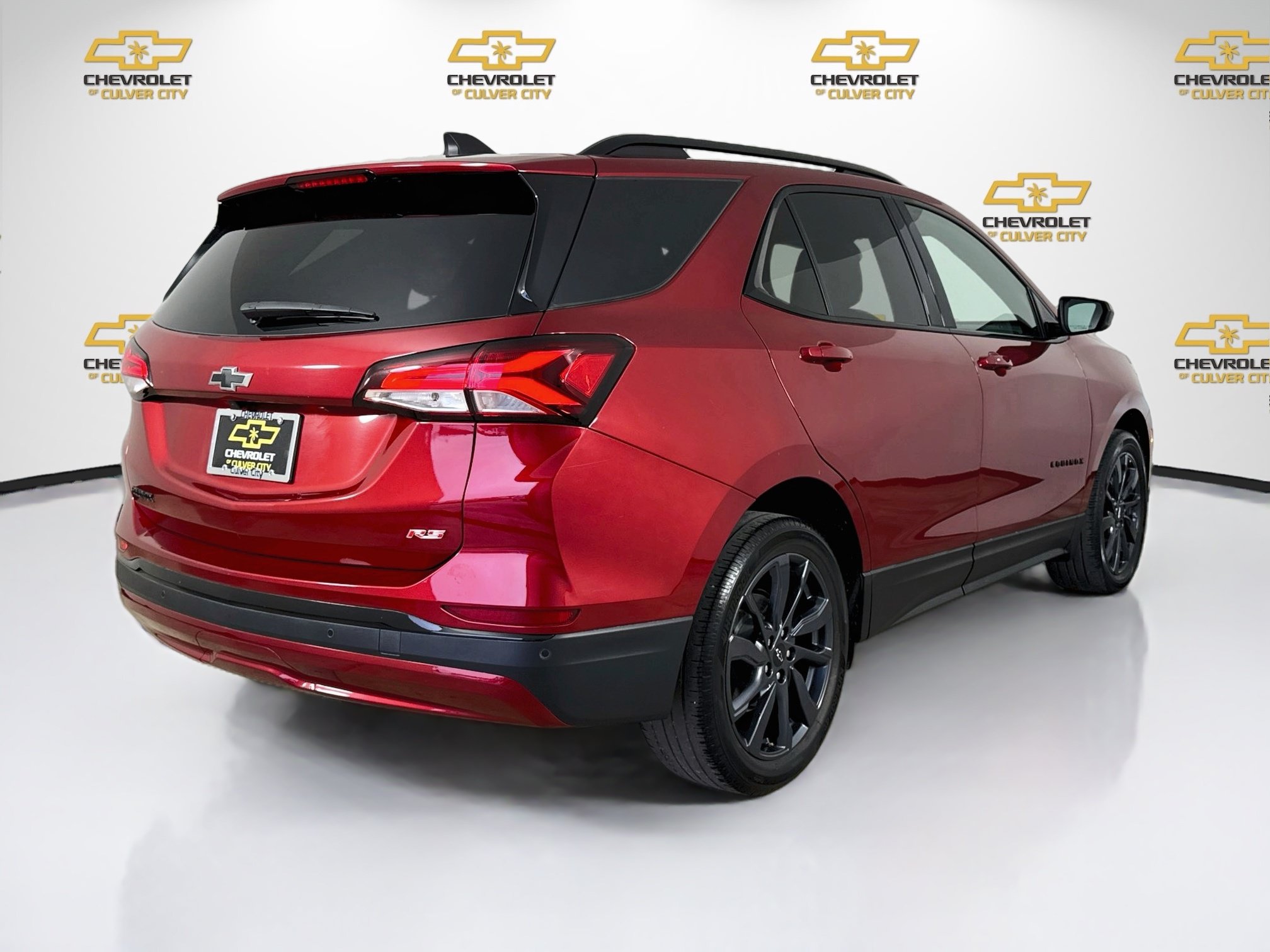 Used 2024 Chevrolet Equinox RS w/ LPO, Cargo Package FWD image 8