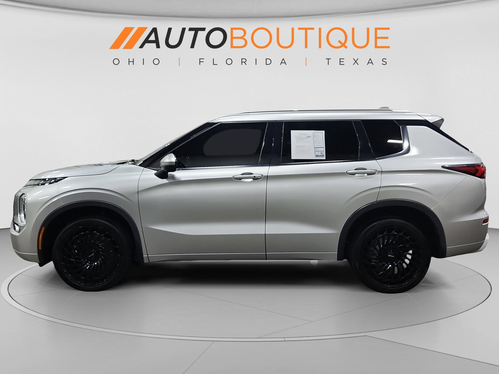 Used 2022 Mitsubishi Outlander SEL FWD image 2