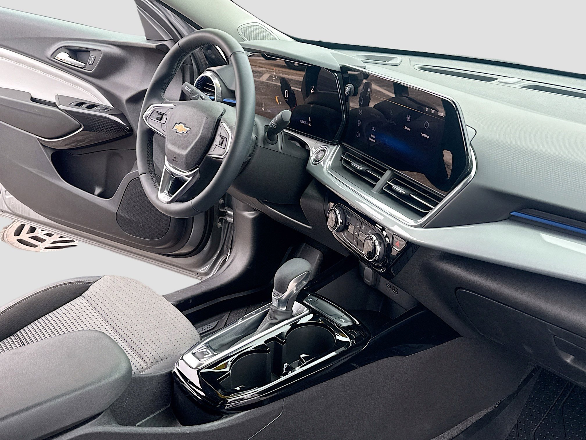 Used 2024 Chevrolet Trax LT w/ Driver Confidence Package image 5