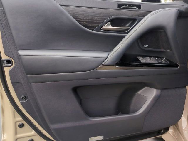 Used 2025 Lexus LX 700h Overtrail w/ Accessory Package (Z1) image 13