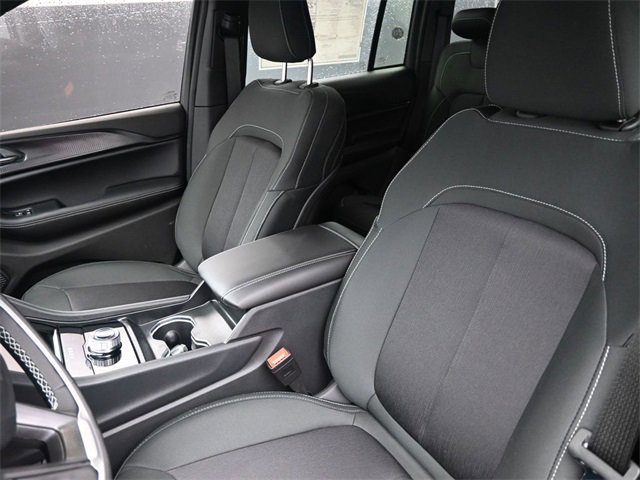 New 2025 Jeep Grand Cherokee Laredo X w/ Luxury Tech Group I image 13