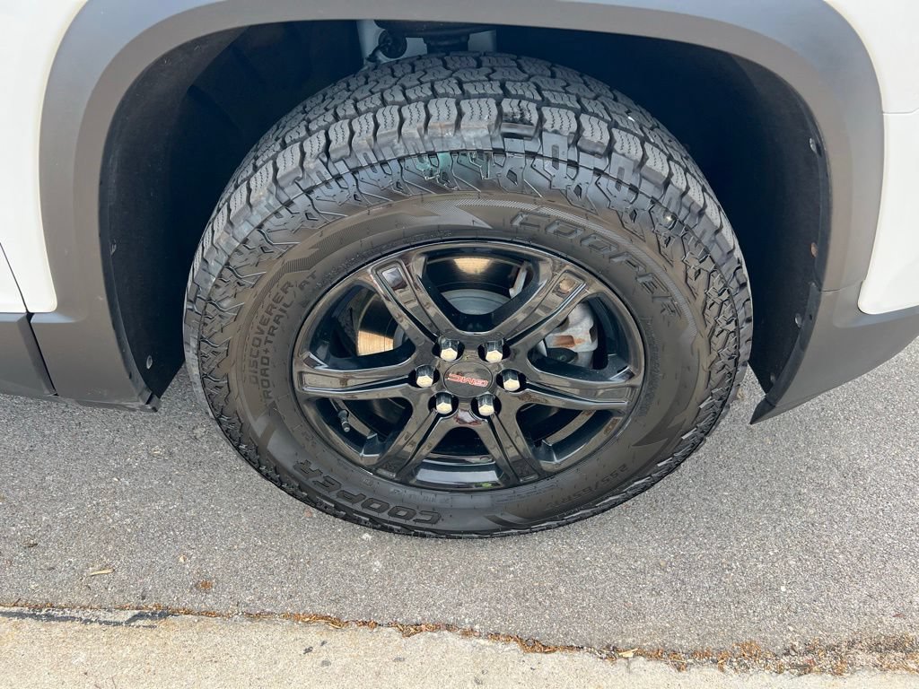 Used 2023 GMC Acadia AT4 w/ GMC Pro Grade Package AWD/4WD image 15