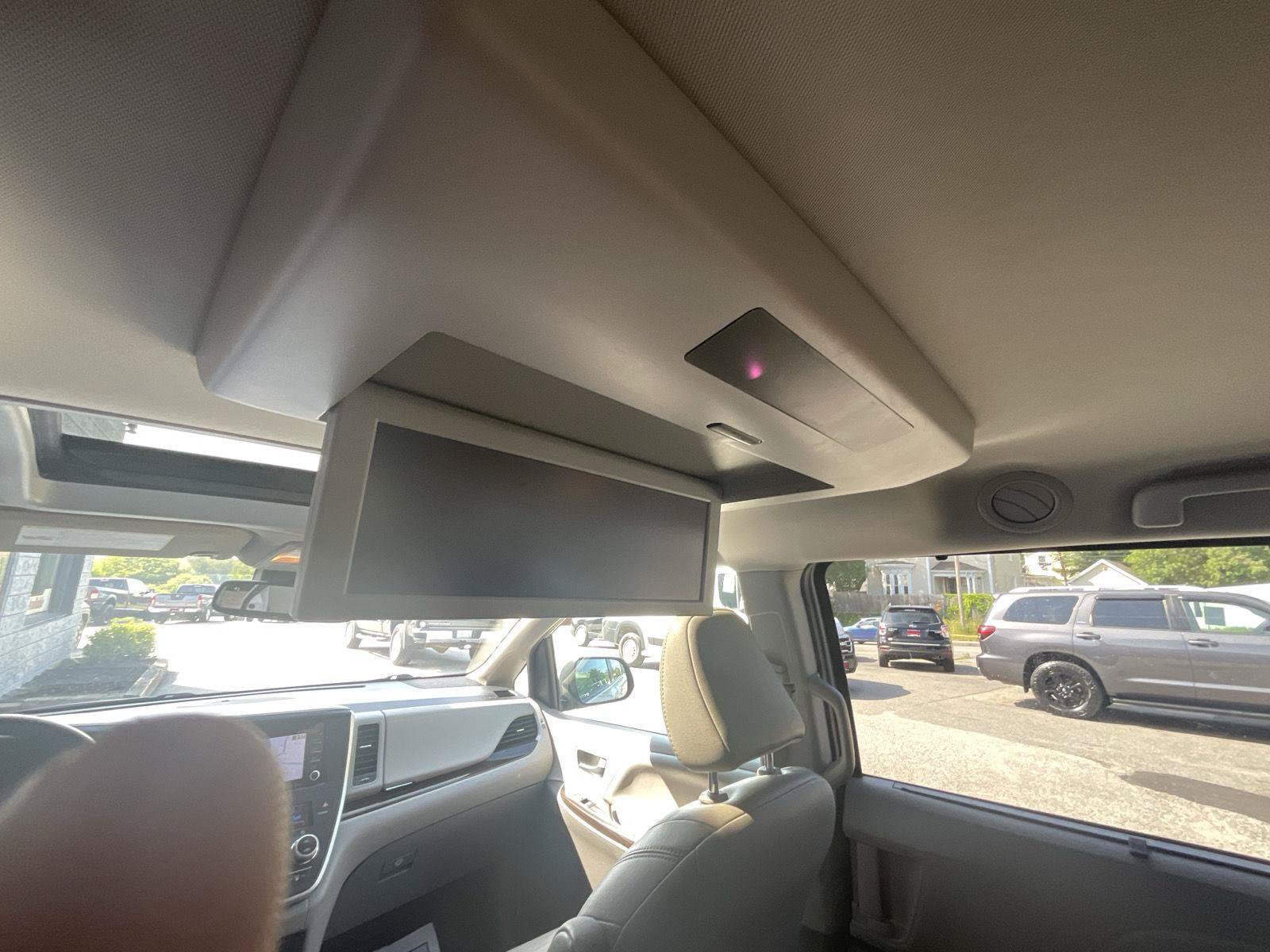 Used 2020 Toyota Sienna XLE Premium AWD/4WD image 15