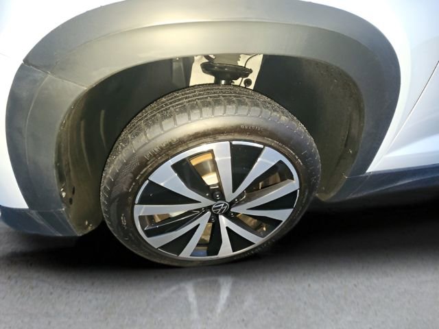 Used 2024 Volkswagen Taos SE image 10