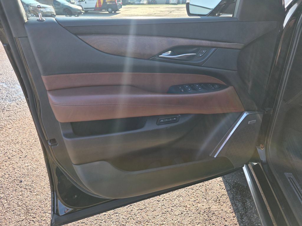 Used 2015 Cadillac Escalade ESV Premium AWD/4WD image 14