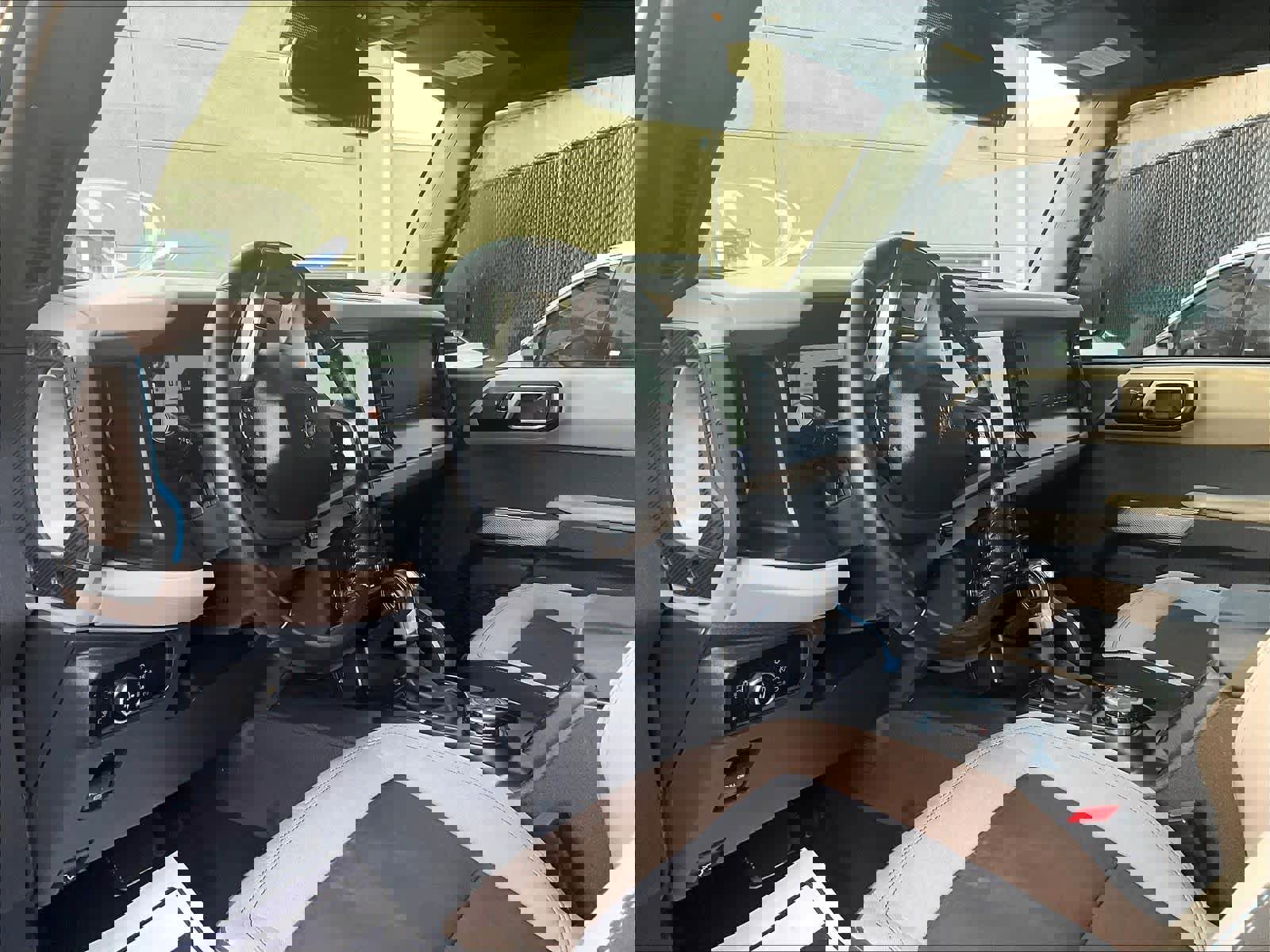 Used 2023 Ford Bronco Wildtrak image 8