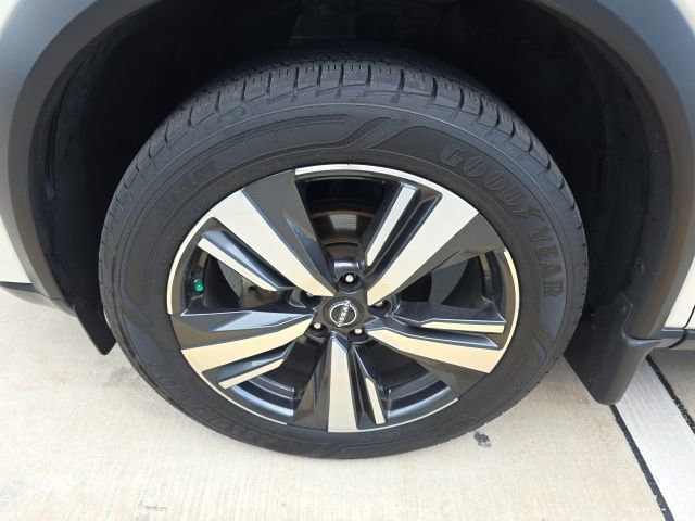 Used 2023 Nissan Rogue Platinum w/ Platinum Premium Package image 10