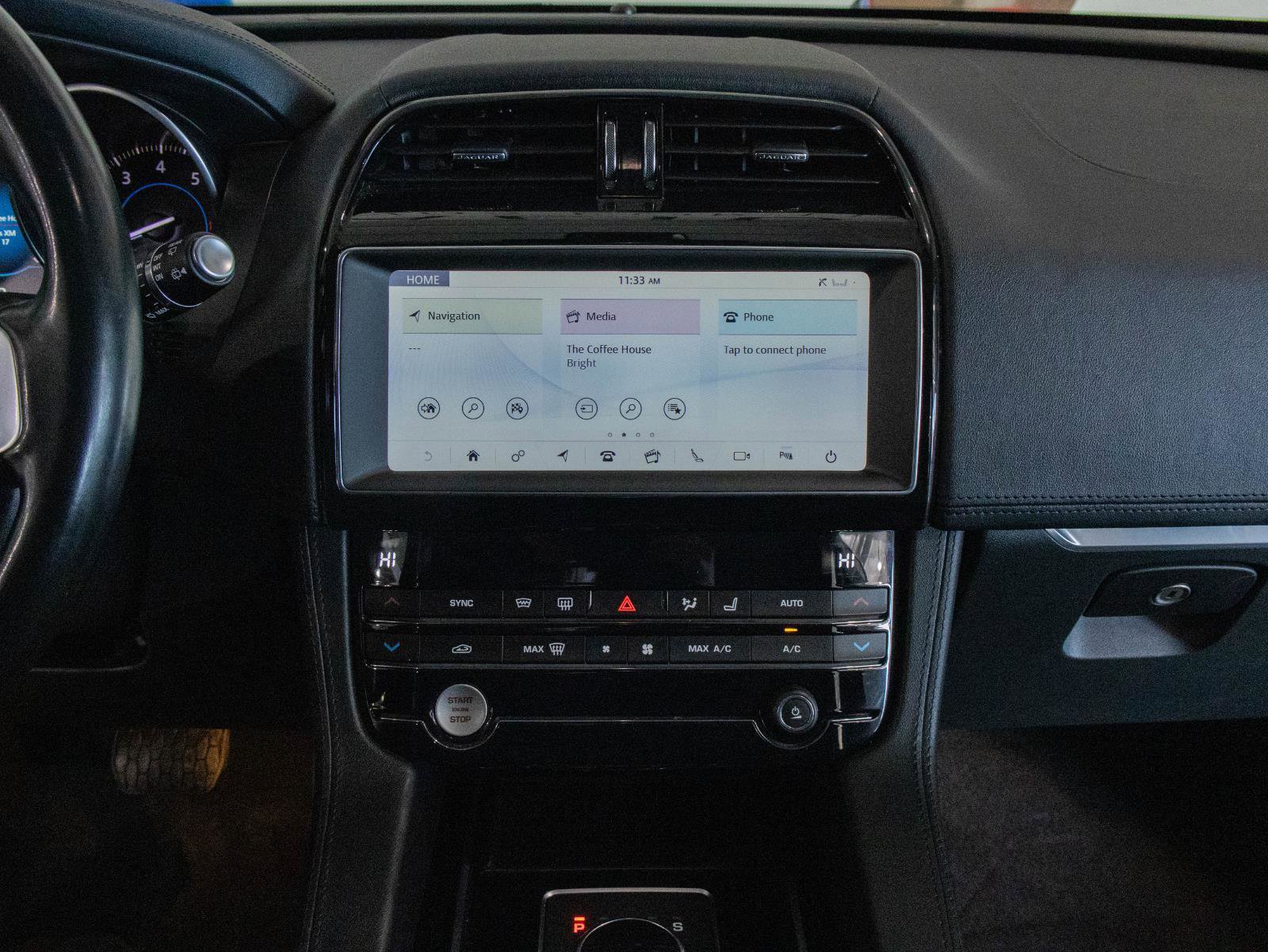 Used 2020 Jaguar F-PACE Prestige image 4