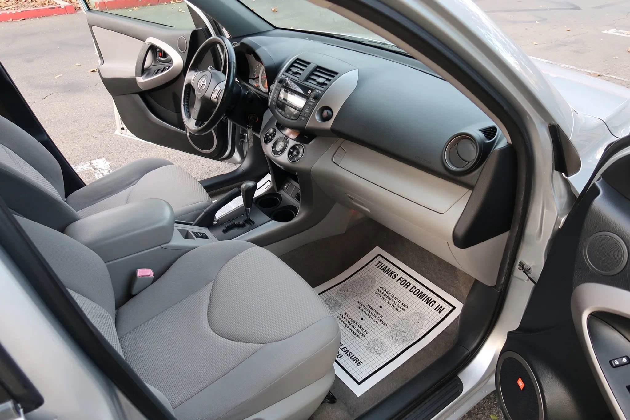 Used 2008 Toyota RAV4 Limited image 25