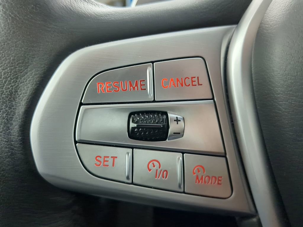 Used 2024 BMW X7 xDrive40i w/ Premium Package image 33