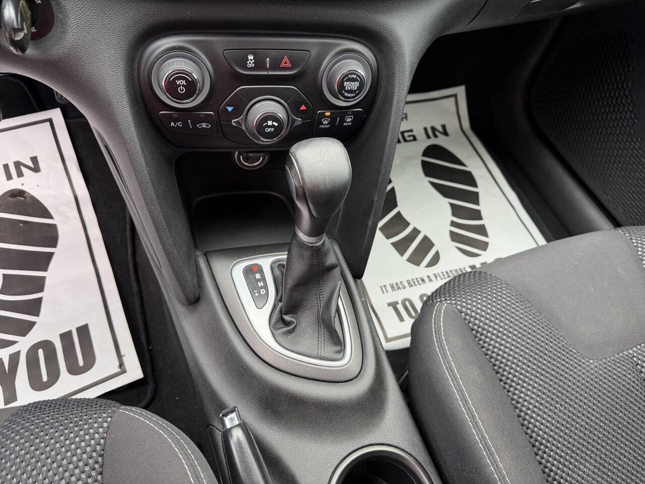 Used 2015 Dodge Dart SXT image 15