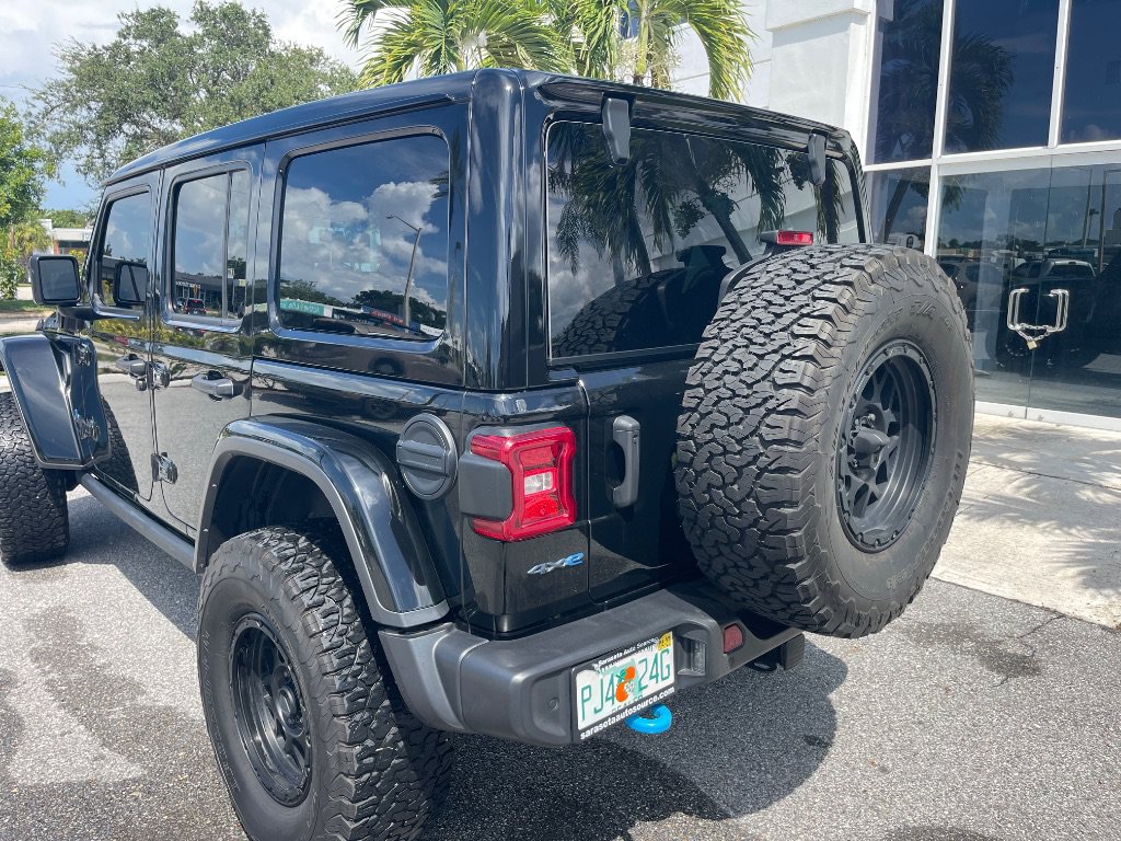 Used 2022 Jeep Wrangler Unlimited Rubicon 4xe w/ Safety Group AWD/4WD image 6