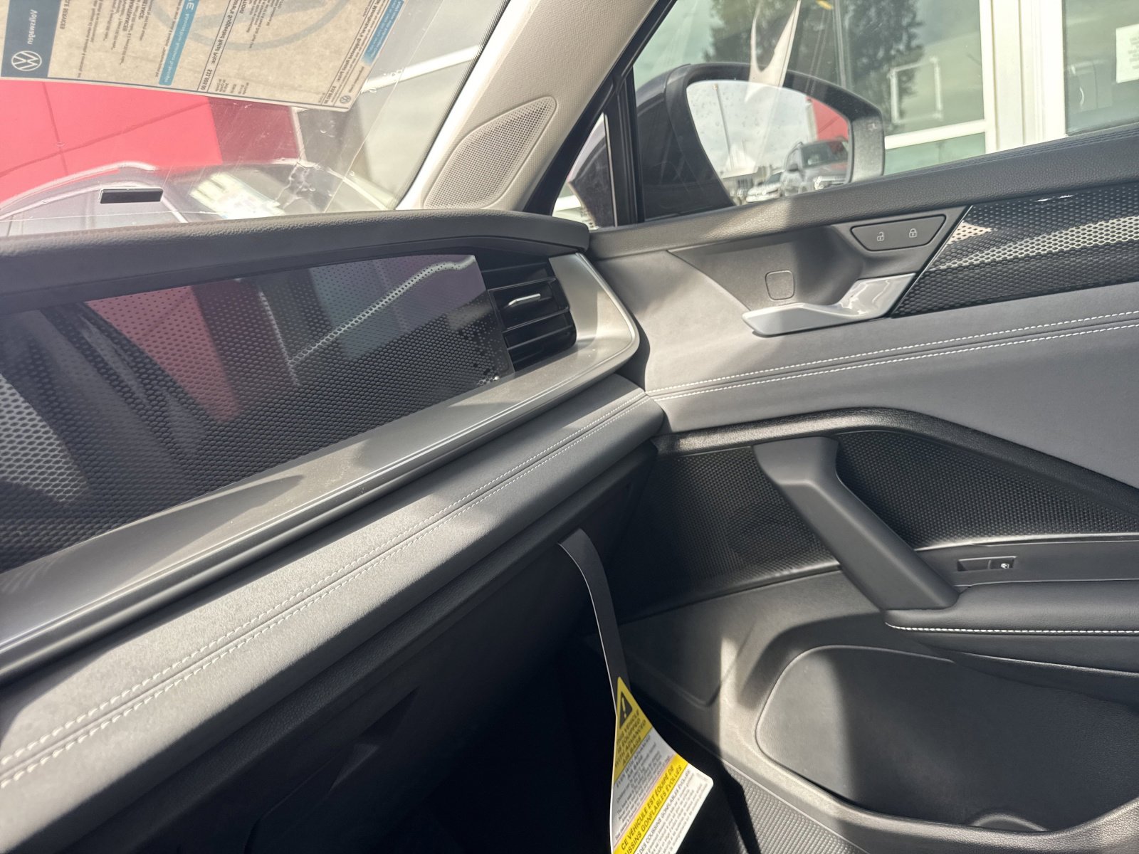 New 2026 Volkswagen Tiguan SE FWD image 24