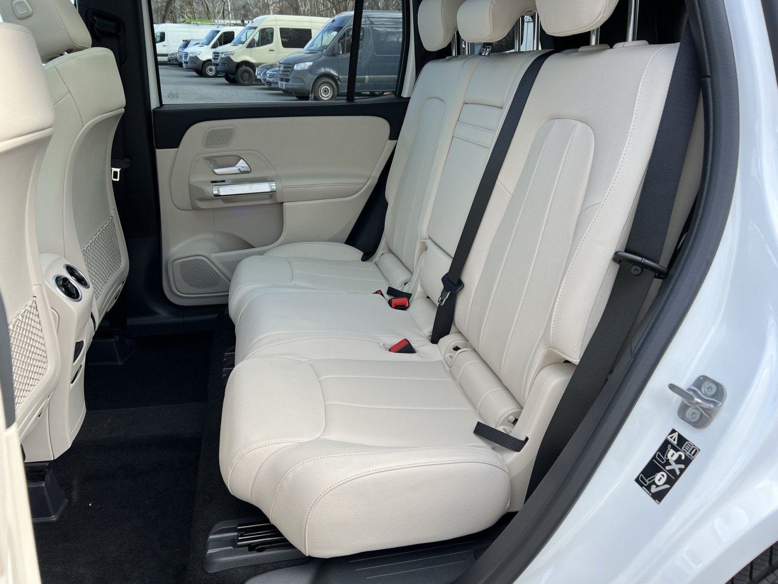 Used 2026 Mercedes-Benz GLB 250 4MATIC image 23