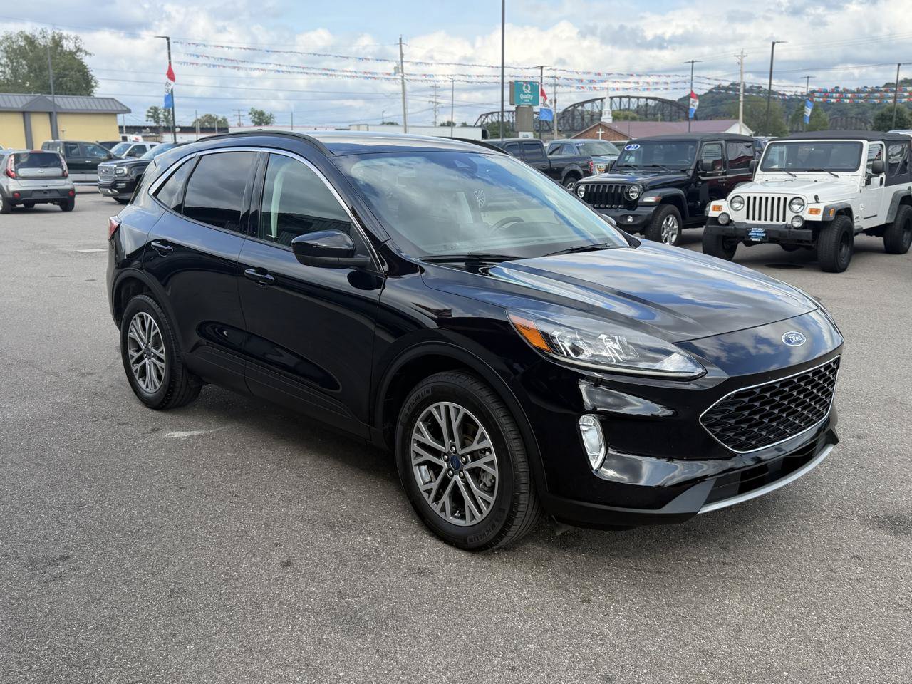 Used 2022 Ford Escape SEL AWD/4WD image 3