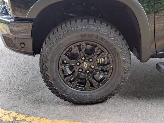 New 2026 Chevrolet Silverado 1500 ZR2 w/ Dark Appearance Package AWD/4WD image 7
