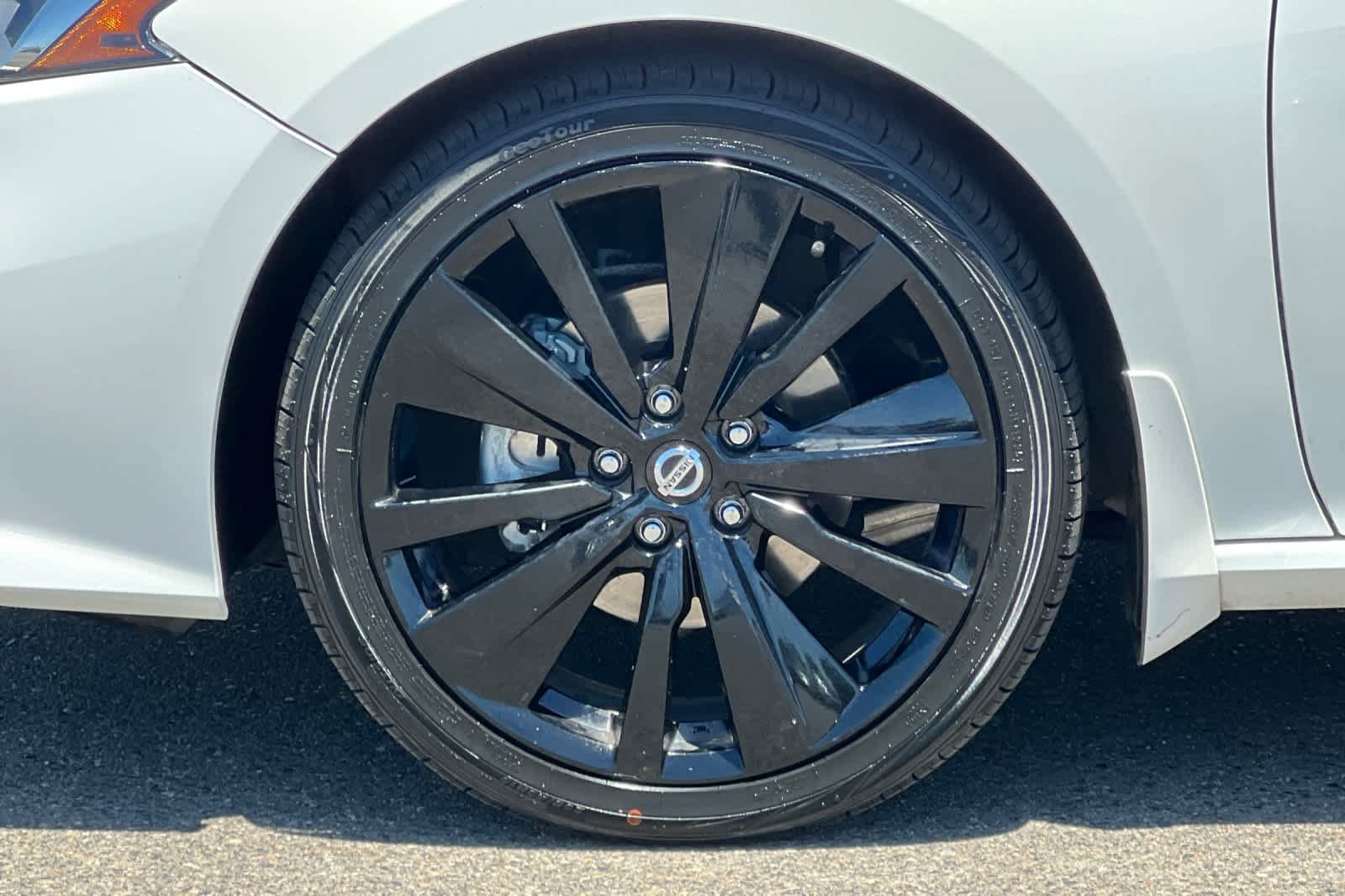 Used 2022 Nissan Altima 2.5 SR w/ Midnight Edition Package FWD image 29