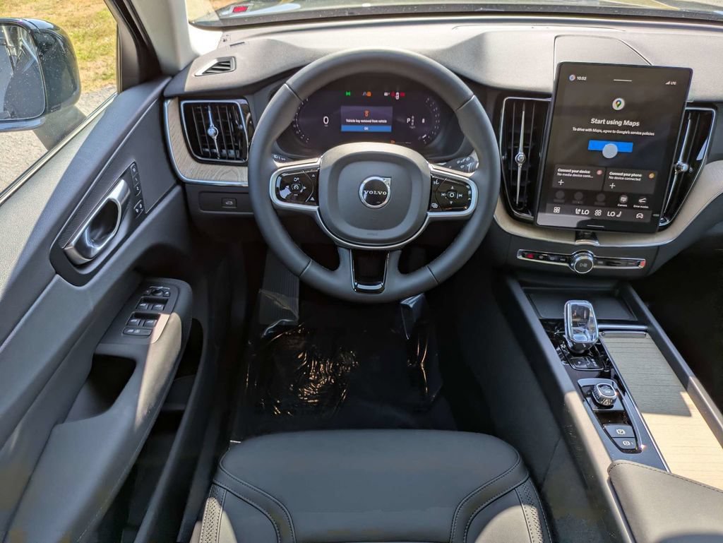 Certified 2026 Volvo XC60 B5 Core w/ Climate Package AWD/4WD image 17