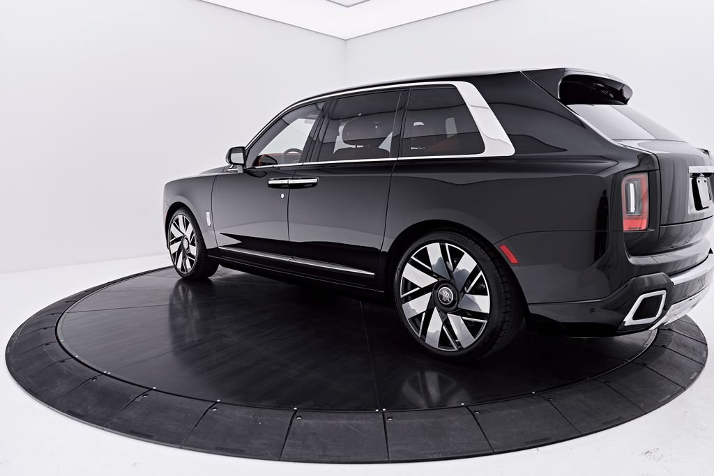 Used 2026 Rolls-Royce Cullinan AWD/4WD image 12