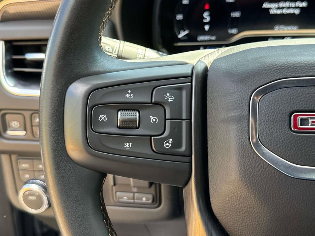 Used 2024 GMC Yukon AT4 w/ Technology Package AWD/4WD image 27