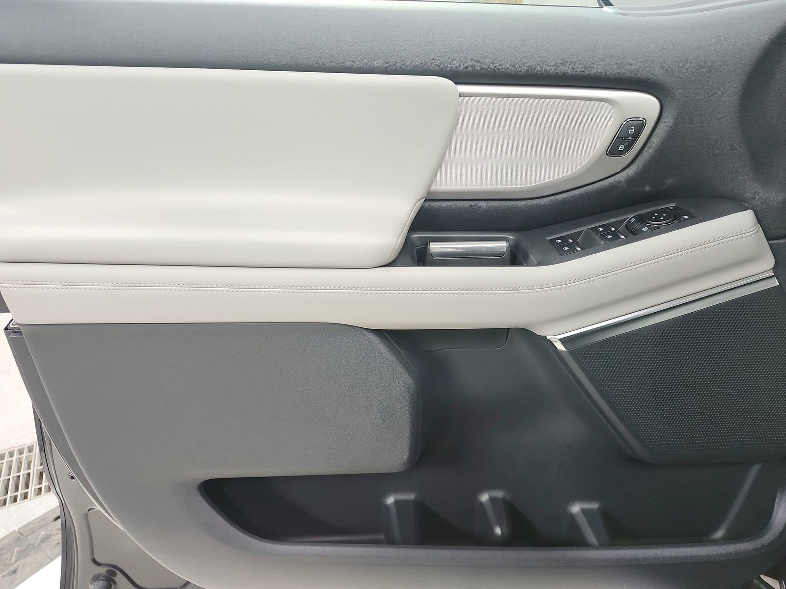 New 2026 Ford Expedition Active image 33