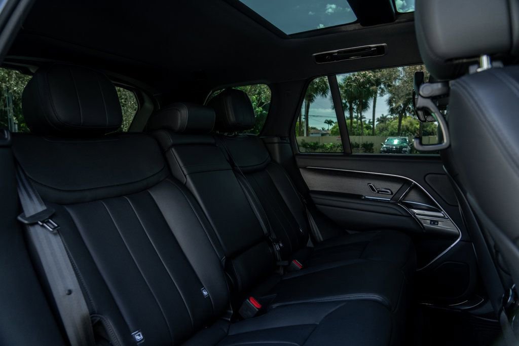Used 2026 Land Rover Range Rover SE image 23
