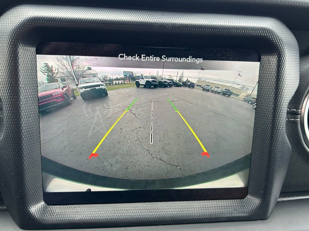 Used 2020 Jeep Wrangler Unlimited Sahara image 26