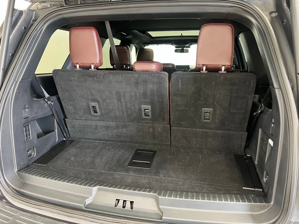 Used 2024 Ford Expedition Limited image 8