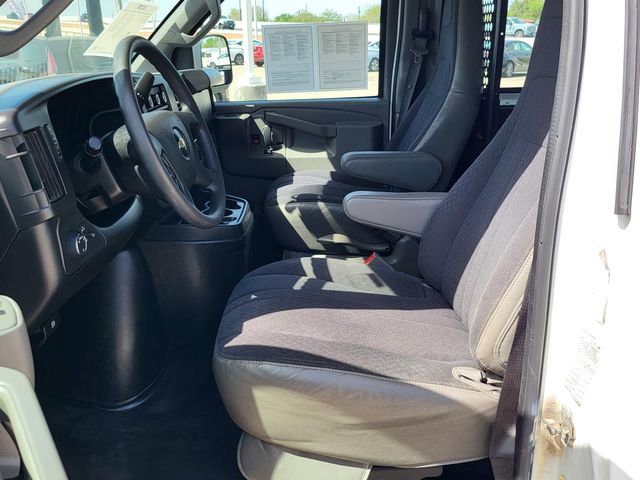 Used 2018 Chevrolet Express 2500 w/ Driver Convenience Package RWD image 11