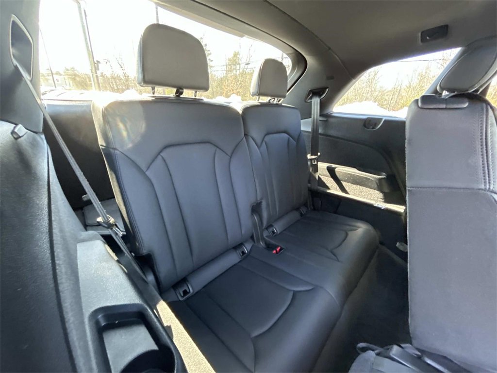 Used 2022 Audi Q7 3.0T Premium image 16