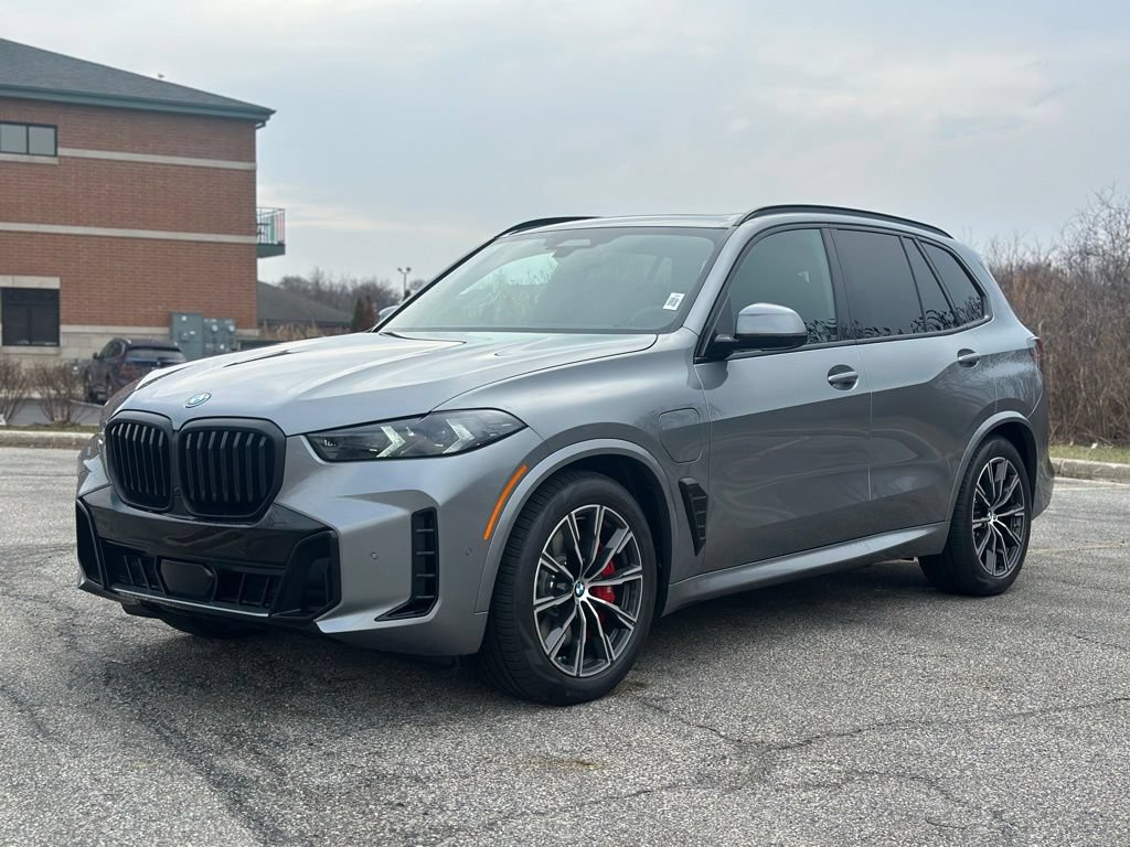 New 2026 BMW X5 xDrive50e w/ M Sport Package AWD/4WD image 3