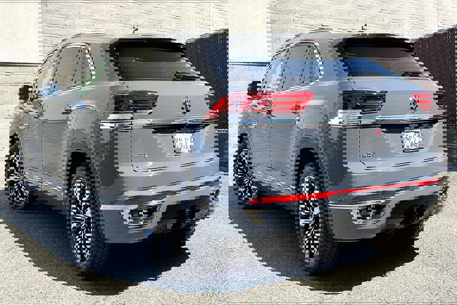 Certified 2021 Volkswagen Atlas Cross Sport SEL Premium R-Line image 10