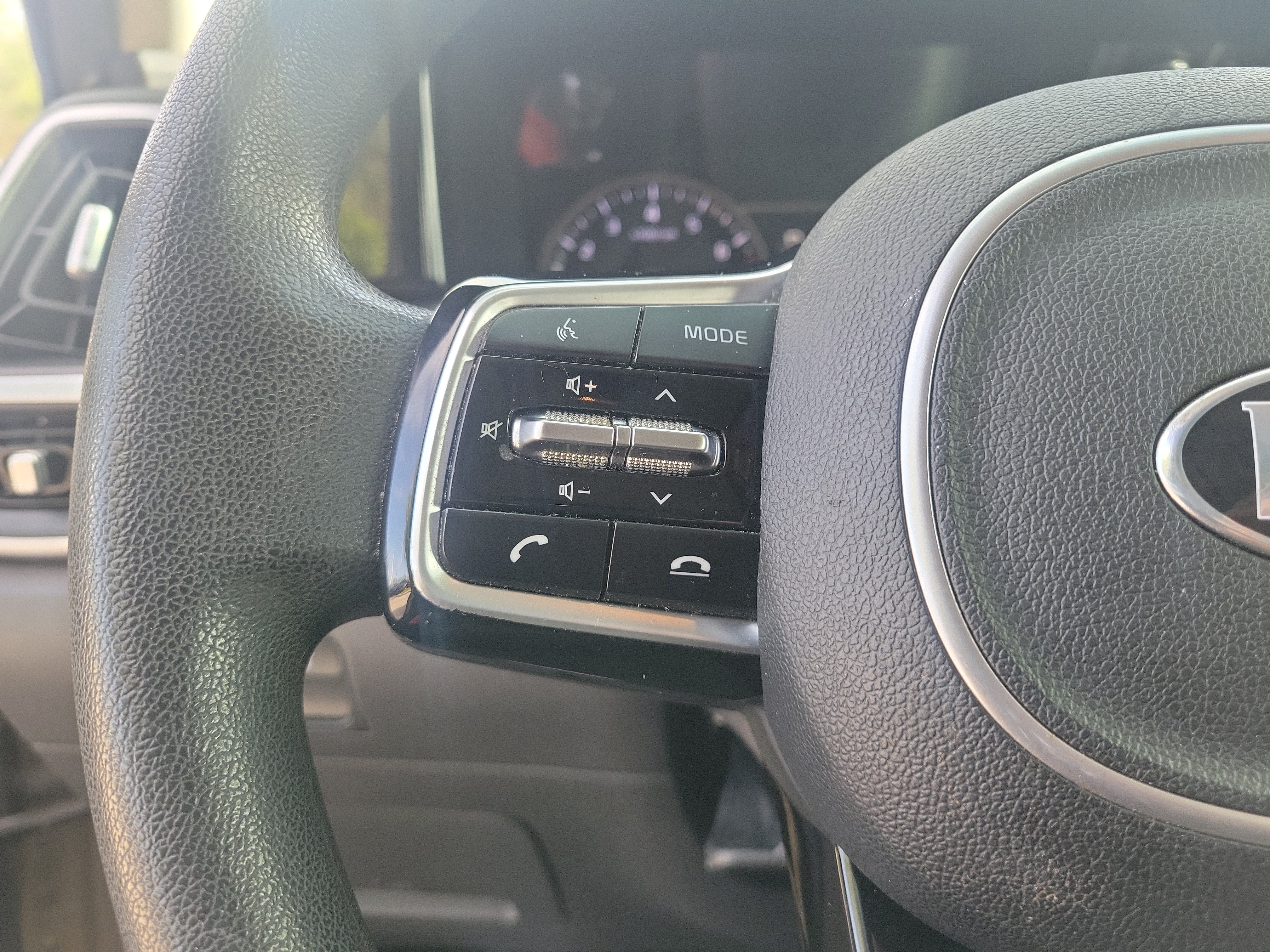 Used 2021 Kia Sorento LX FWD image 24