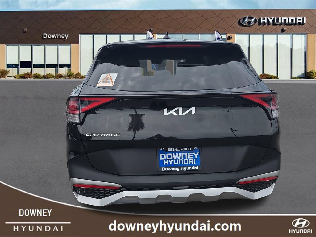 Used 2025 Kia Sportage LX FWD image 4