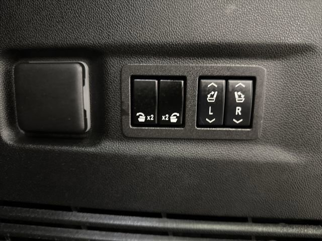 Used 2024 GMC Yukon XL SLT image 17