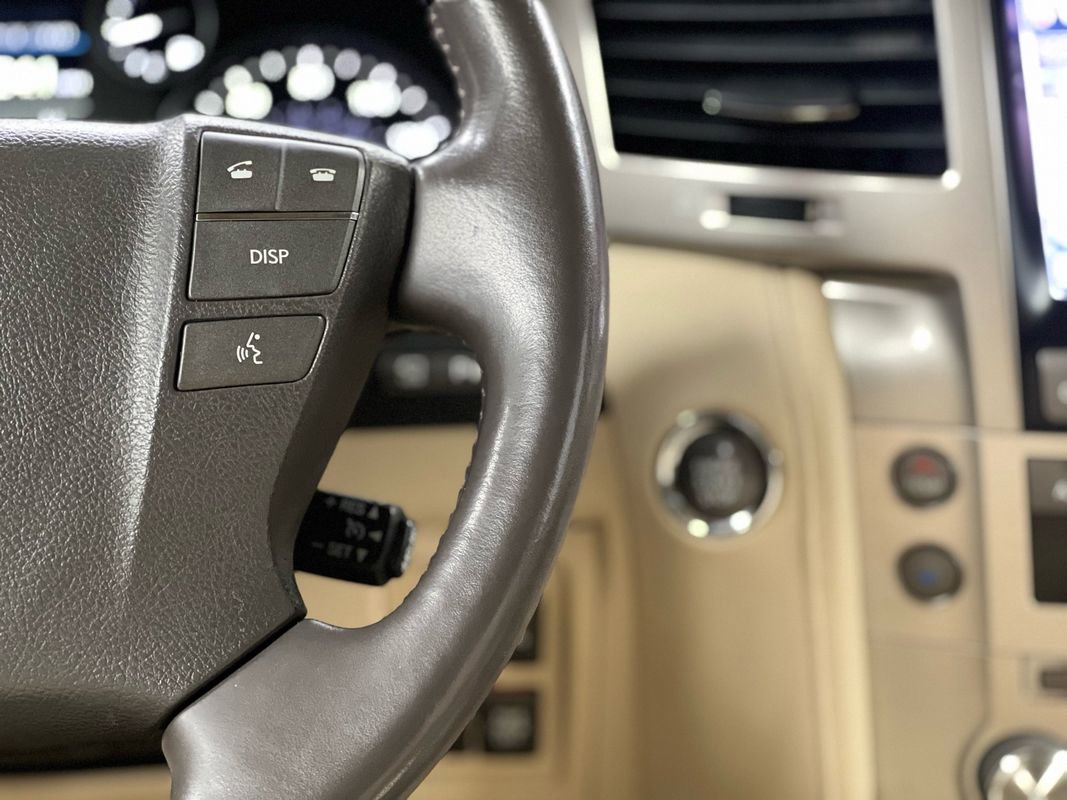 Used 2013 Lexus LX 570 4WD w/ Luxury Pkg image 33