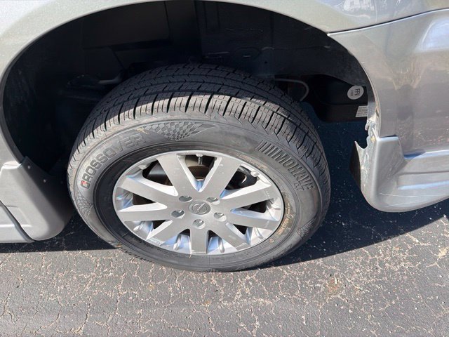 Used 2016 Chrysler Town & Country Touring FWD image 8
