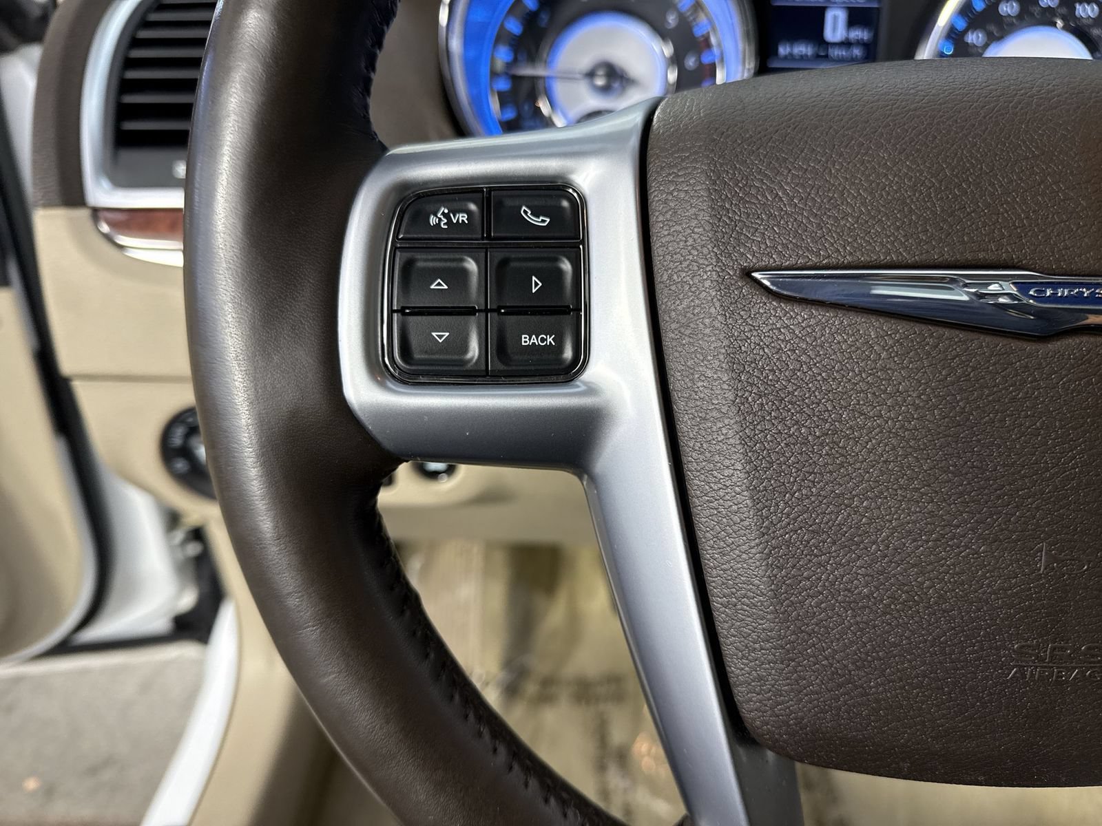Used 2011 Chrysler 300 C w/ Sound Group RWD image 13