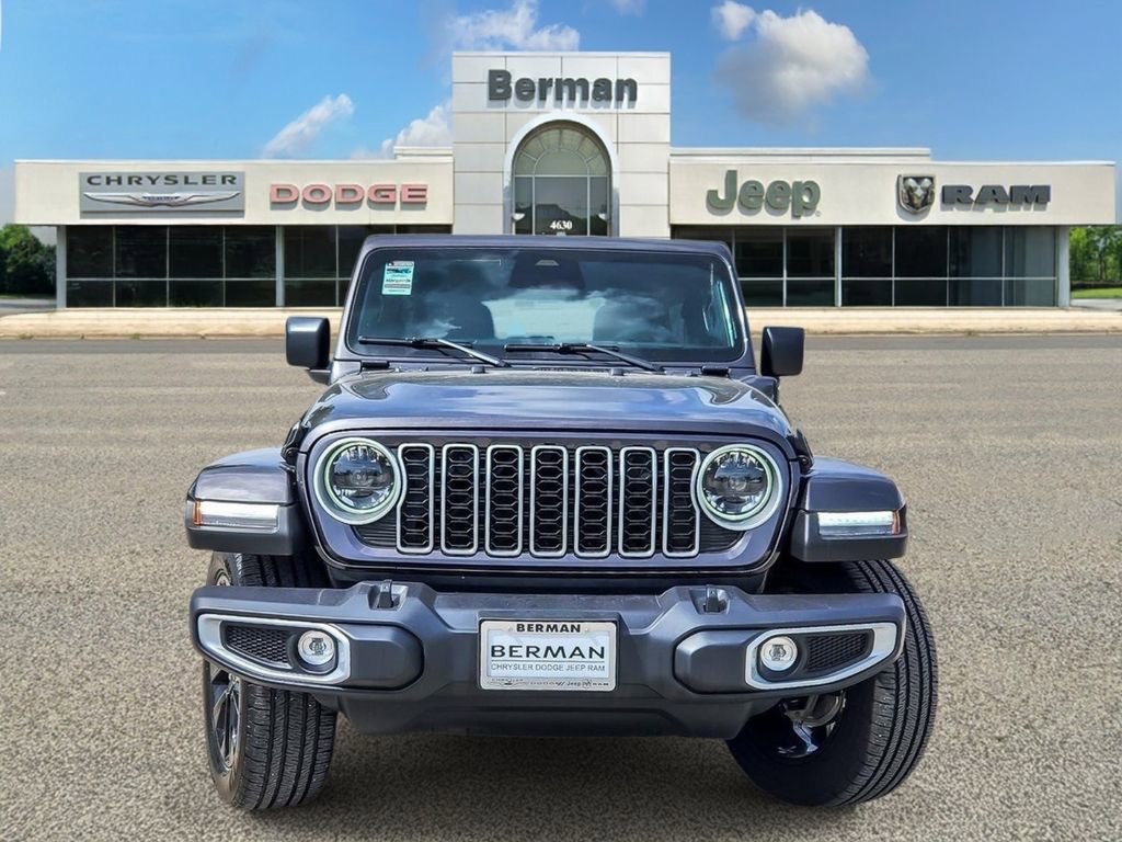 Used 2025 Jeep Wrangler Unlimited Sahara AWD/4WD image 5