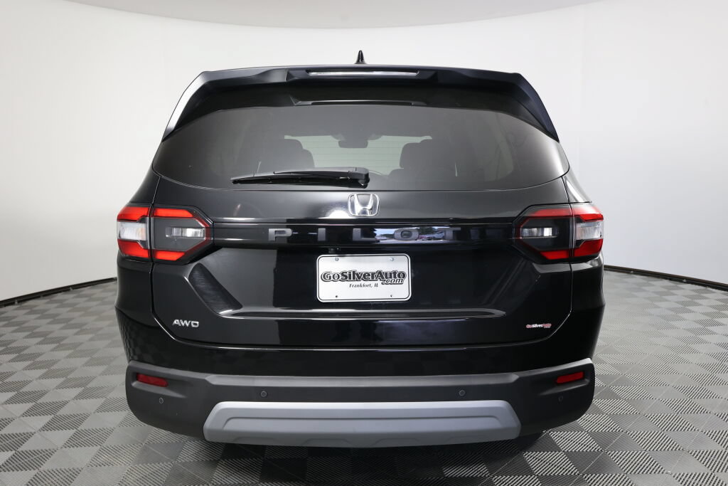 Used 2024 Honda Pilot EX-L image 3