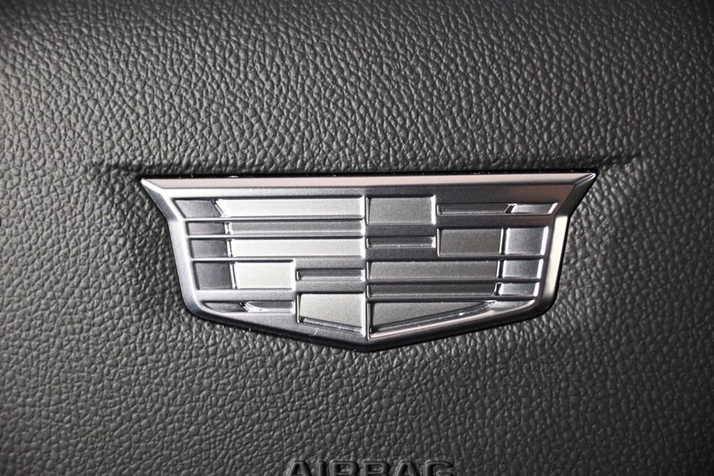 Certified 2025 Cadillac Optiq Luxury 2 w/ LPO, Floor Liner Package AWD/4WD image 35