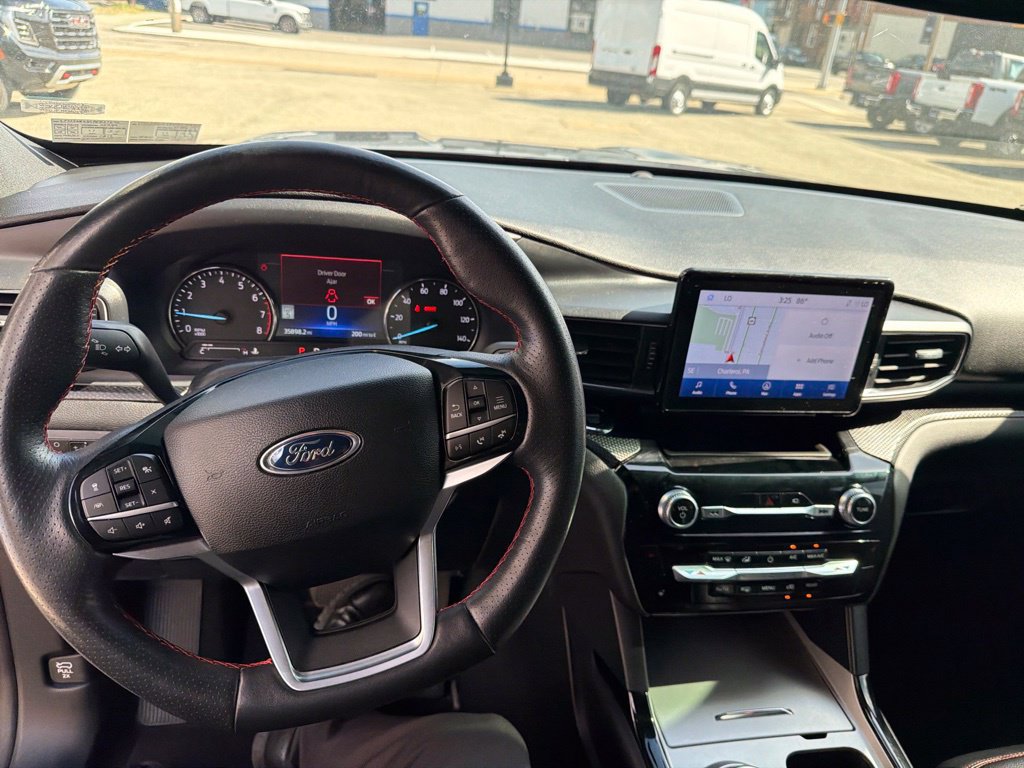 Used 2023 Ford Explorer ST-Line w/ Class IV Trailer Tow Package AWD/4WD image 18