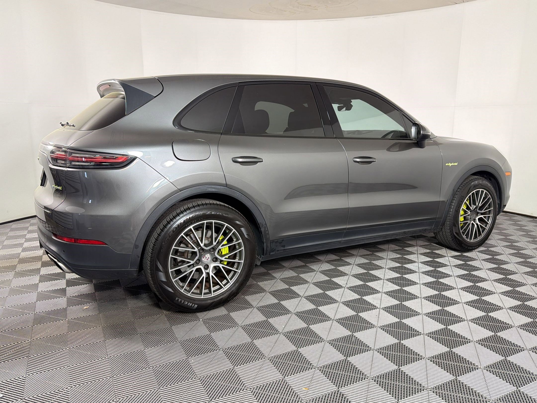 Used 2019 Porsche Cayenne E-Hybrid image 8